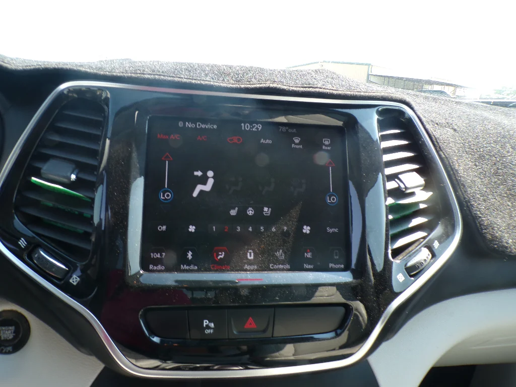 Used 2019 Velvet Red Pearlcoat Jeep Overland image 20