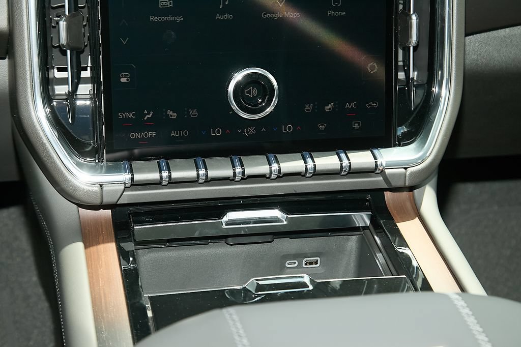 2026 GMC Yukon XL Denali - Photo 46