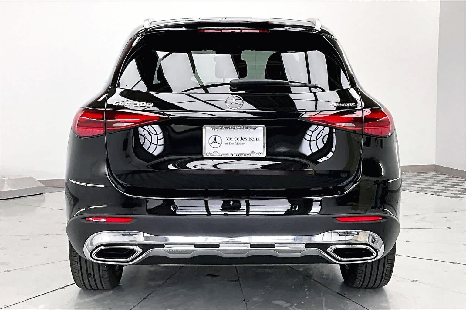 New 2026 Obsidian Black Metallic Mercedes-Benz GLC 300 image 5