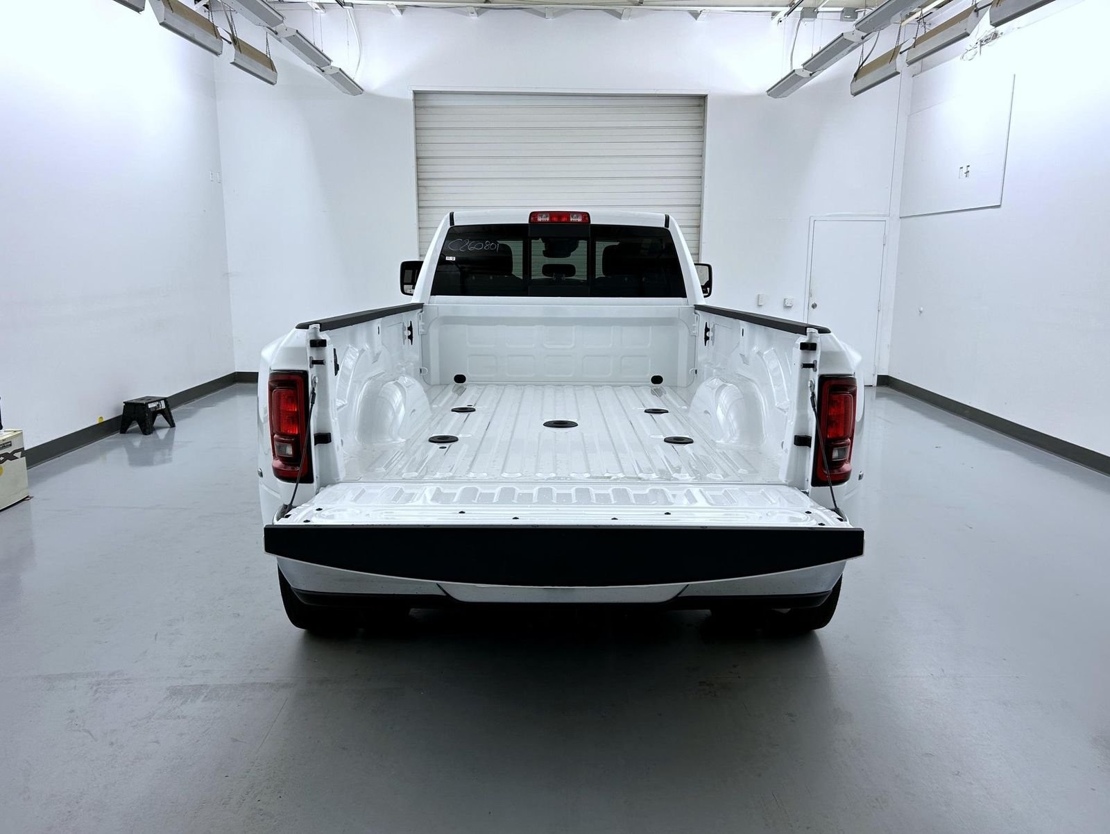 New 2026 Bright White Clear-Coat Exterior Paint RAM Tradesman image 21