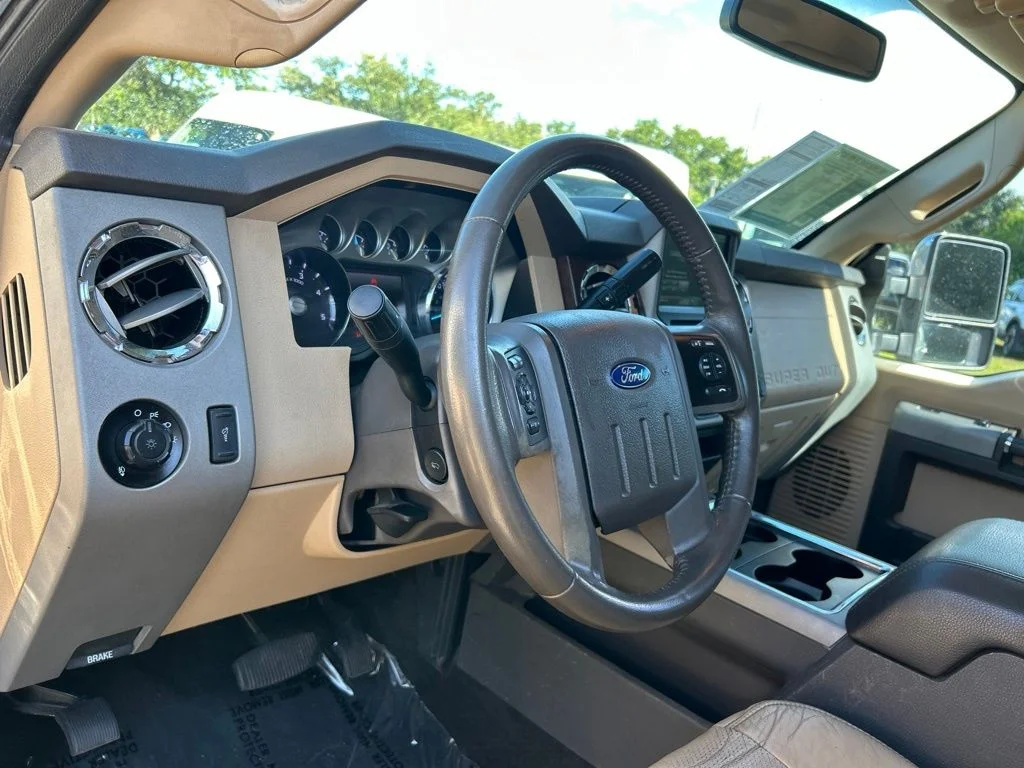 Used 2014 Oxford White Ford Lariat image 22