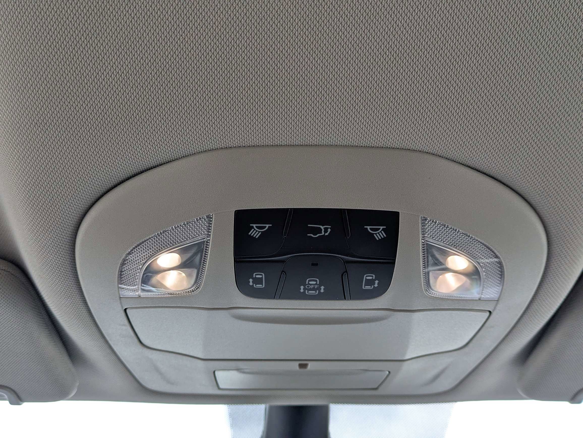 Used 2024 Silver Mist Clearcoat Chrysler LX image 23