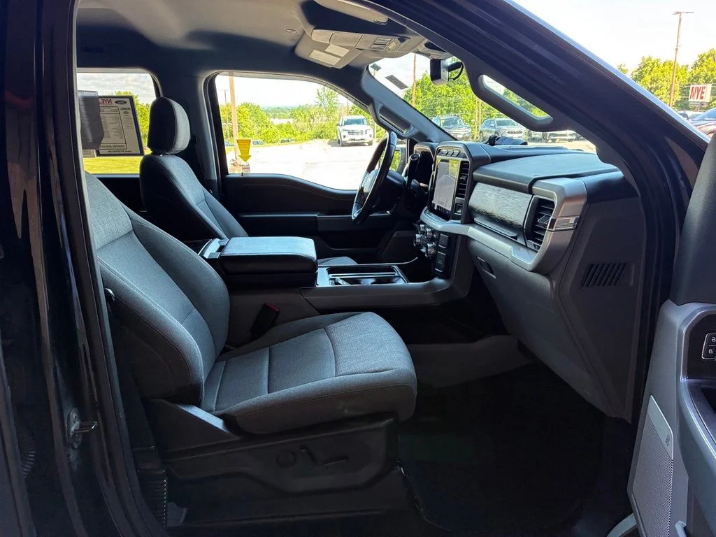 Used 2021 Black Ford XLT image 44