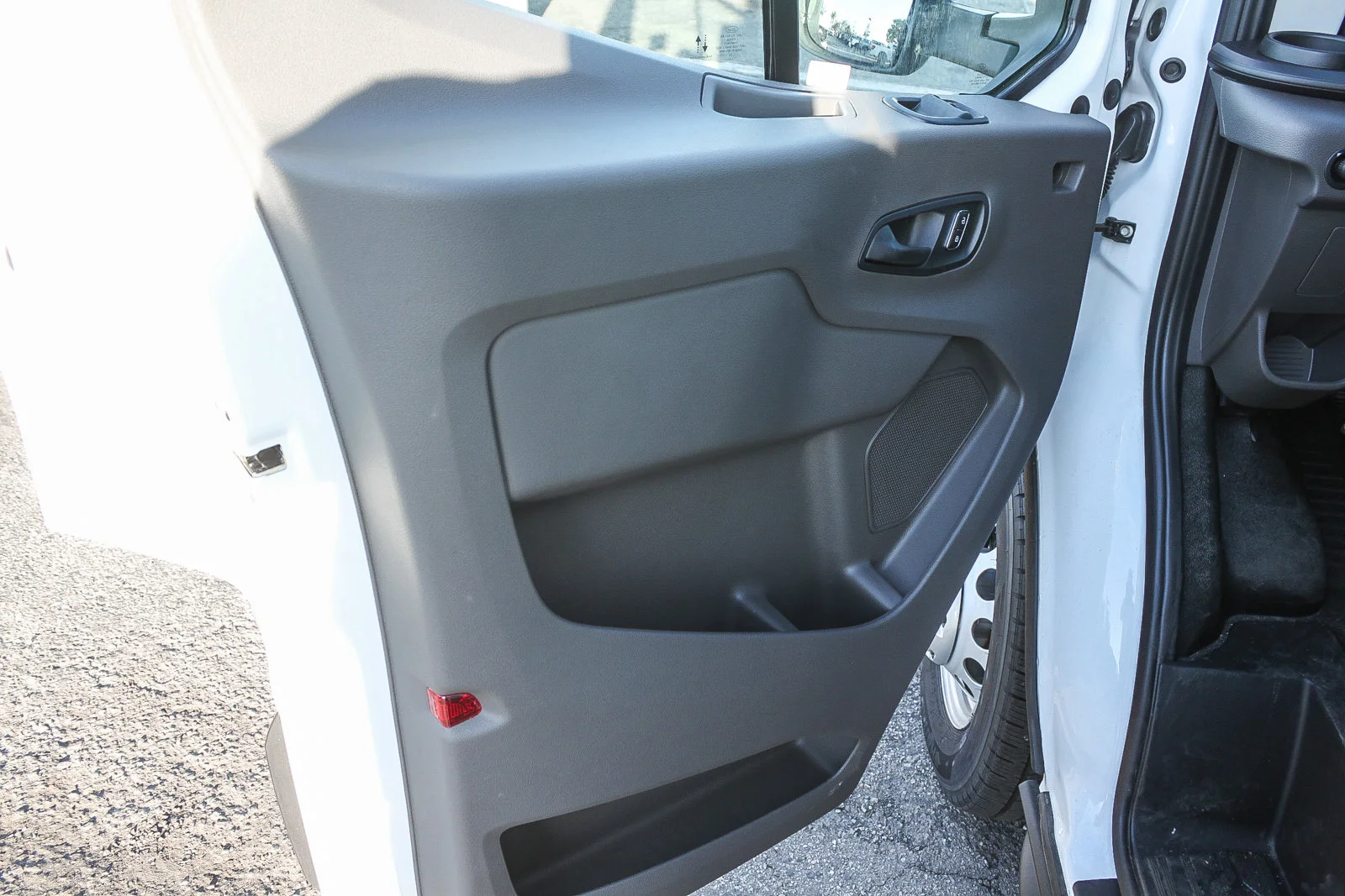 2024 Ford Transit Chassis Cab Base - Photo 23