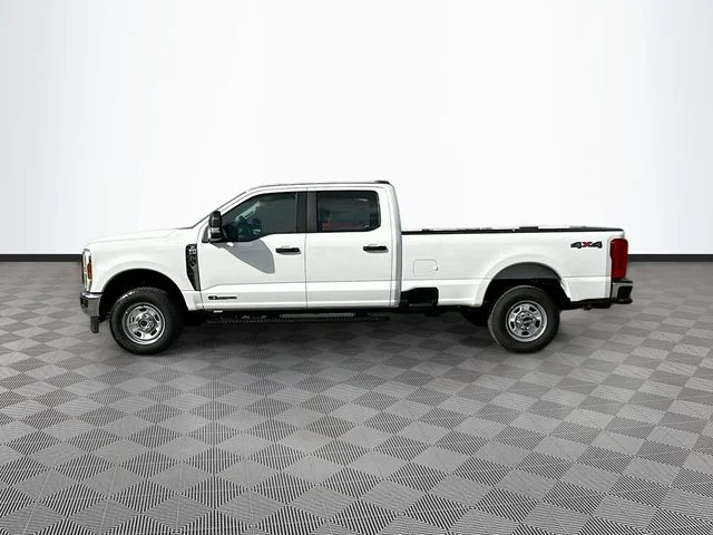 New 2026 Oxford White Ford XL image 3