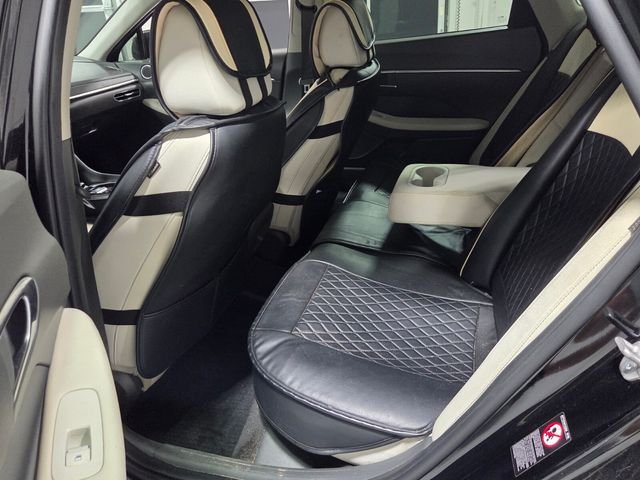 Used 2023 Black Hyundai SEL image 6