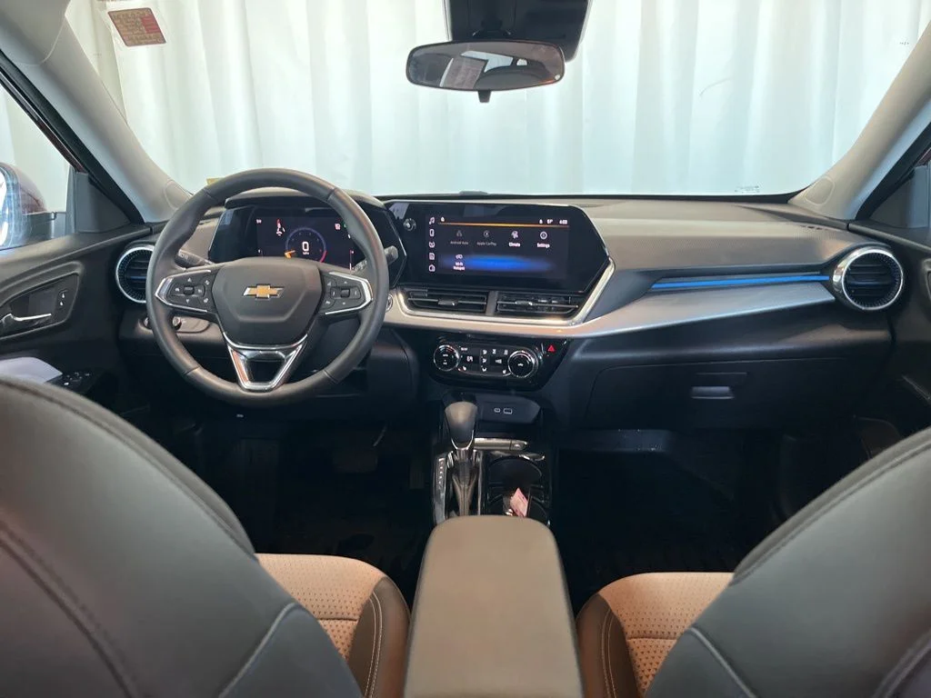 Used 2025 Red Chevrolet LT image 9