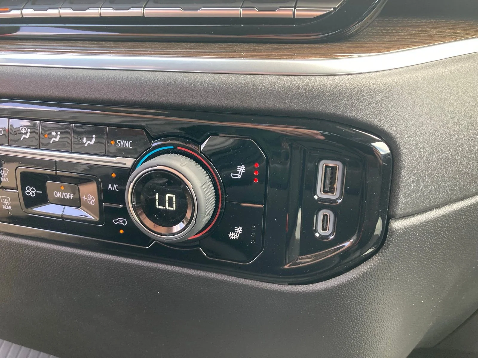 2025 Chevrolet Silverado 1500 LT - Photo 30