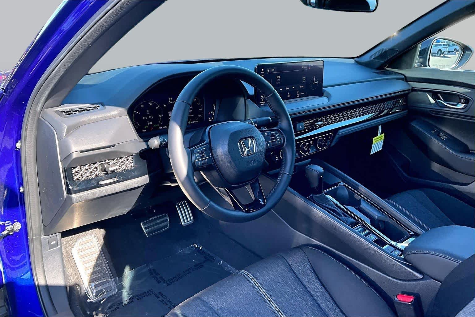 Used 2026 Still Night Pearl Honda Sport image 18