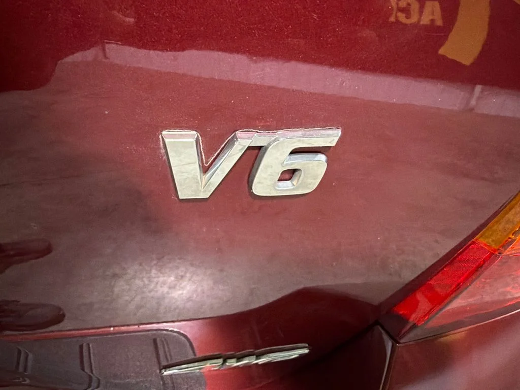 Used 2008 Salsa Red Pearl Toyota Limited image 10