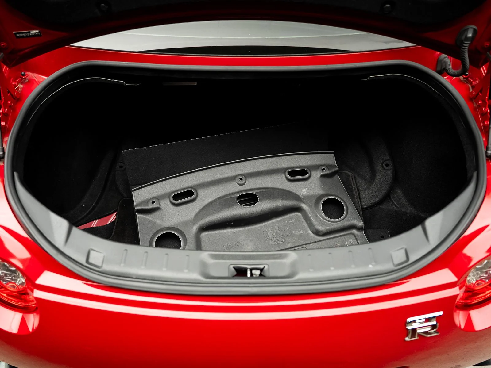 Used 2015 Red Nissan Premium image 57