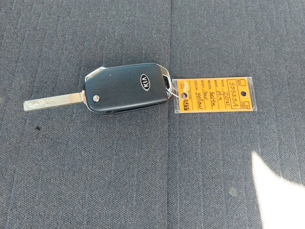Used 2021 Yellow Kia S image 33
