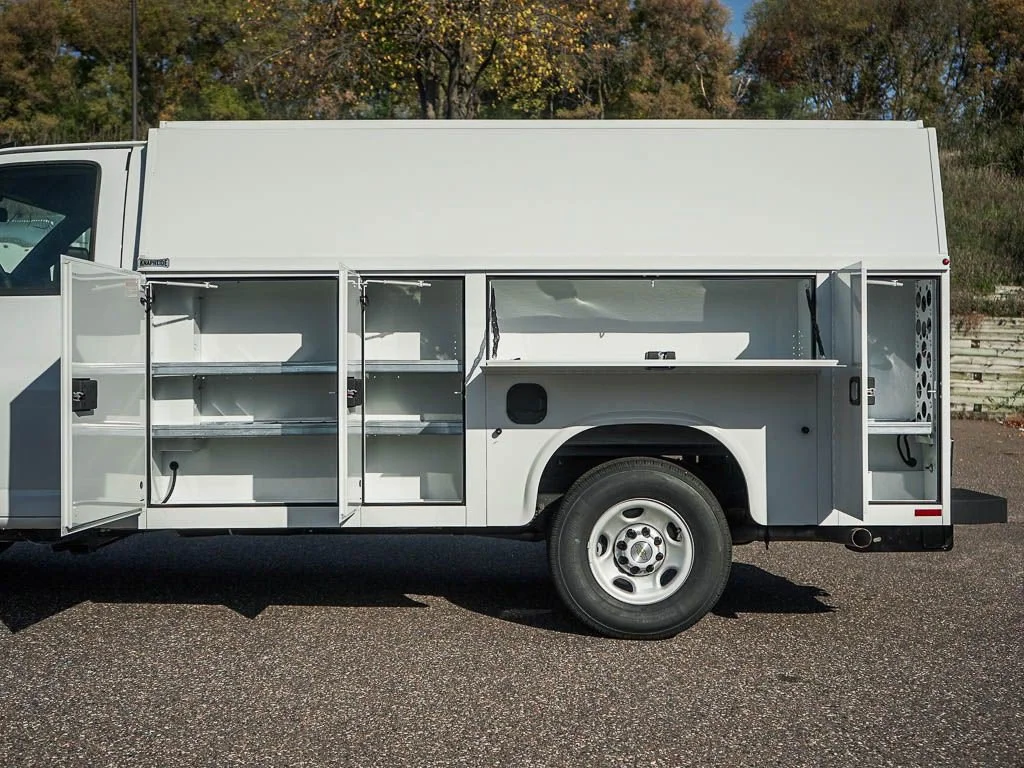 New 2026 Summit White Chevrolet 1WT image 5