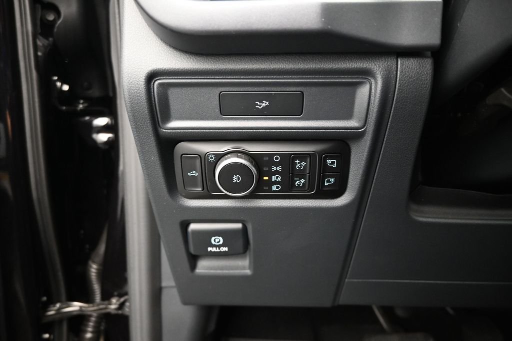 New 2026 Agate Black Metallic Ford XLT image 12