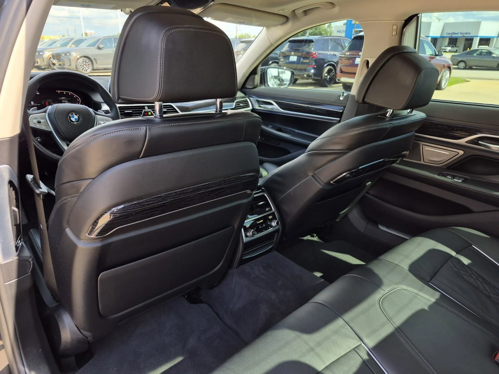 Used 2022 Black Sapphire Metallic BMW 740i image 18