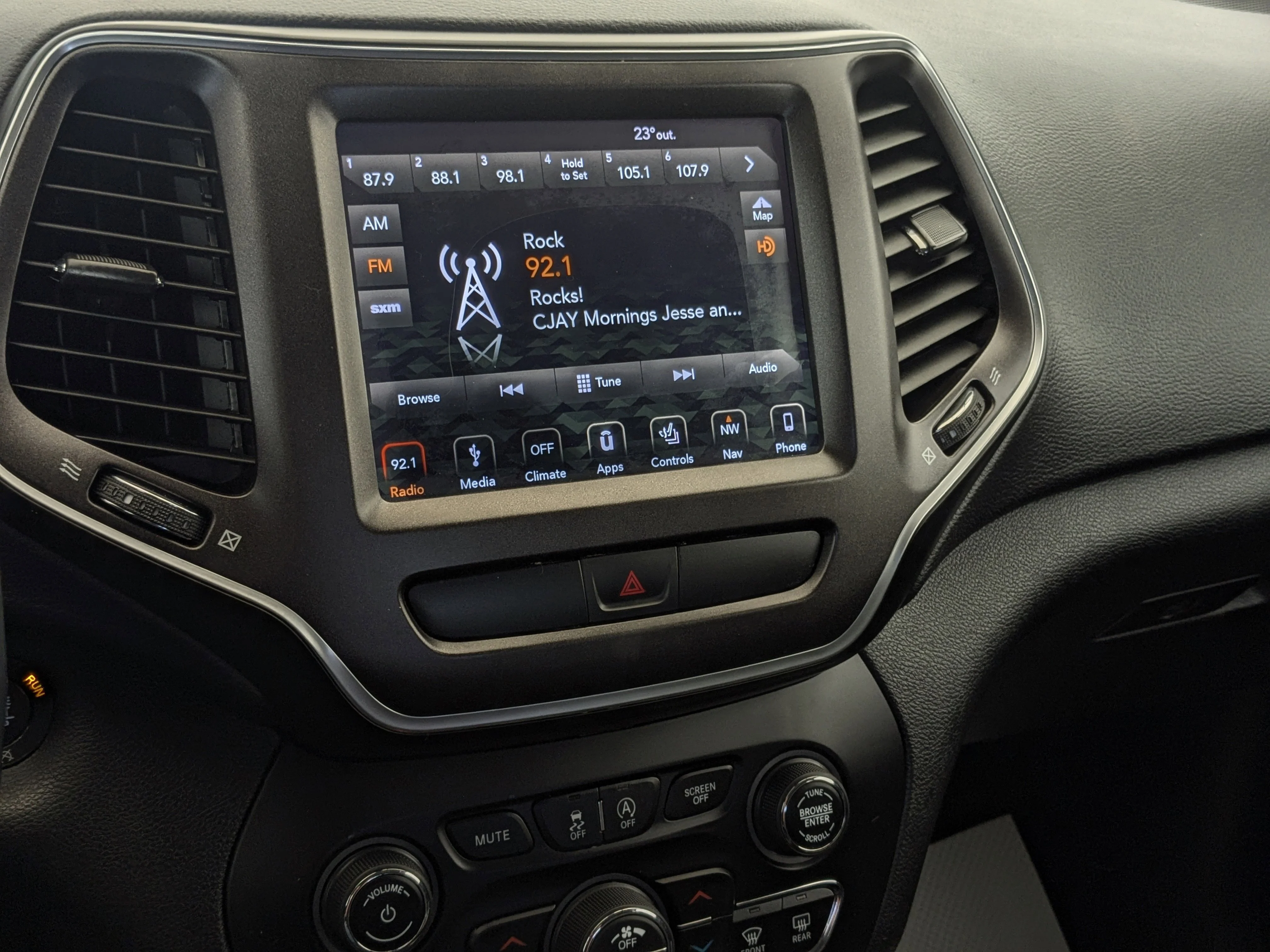 Used 2019 Grey Jeep Trailhawk Elite - Nappa Leather - Command View Sunroof - Trailer Tow - Heated & Cooled Seats image 22