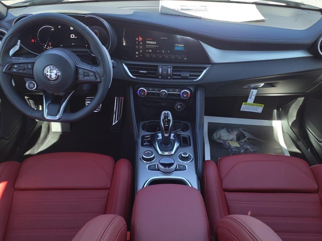 2025 Alfa Romeo Giulia Base - Photo 26