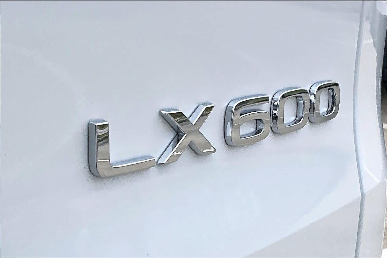New 2026 Eminent White Pearl Lexus LUXURY image 7