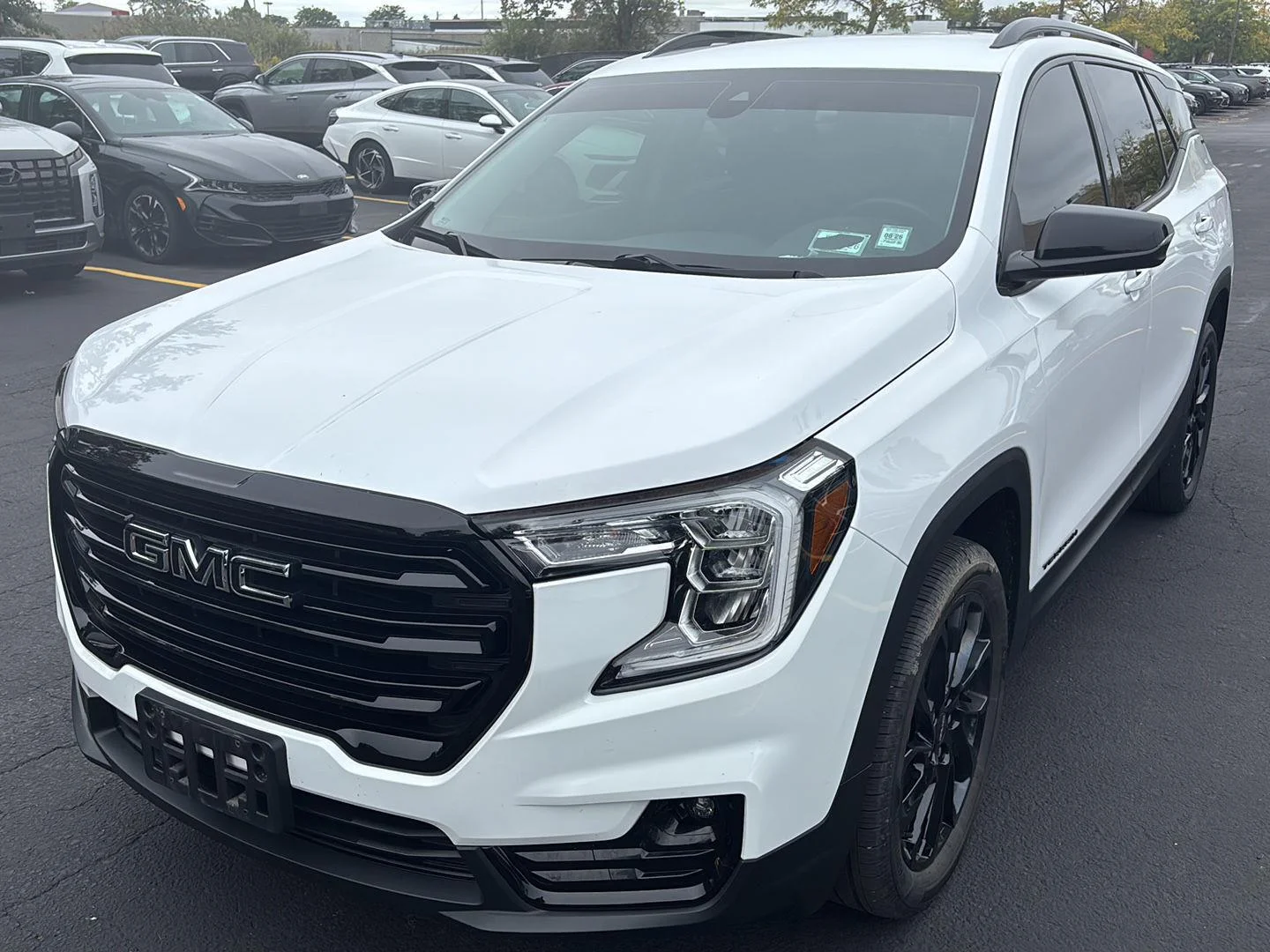 Used 2023 Summit White GMC SLT image 3