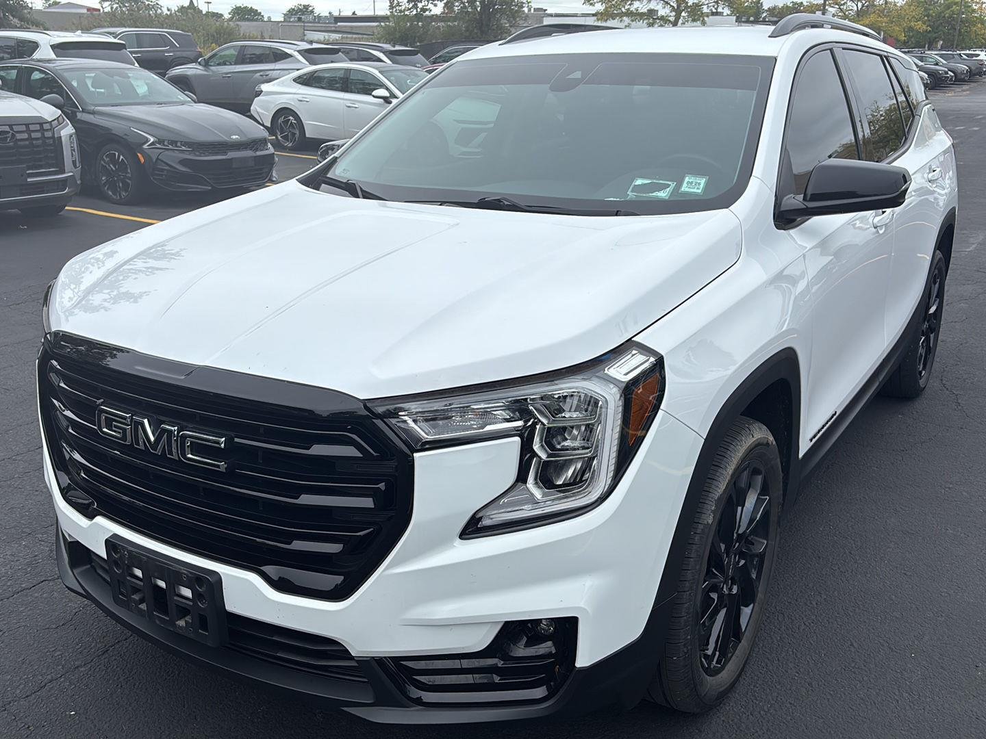 Used 2023 Summit White GMC SLT image 3