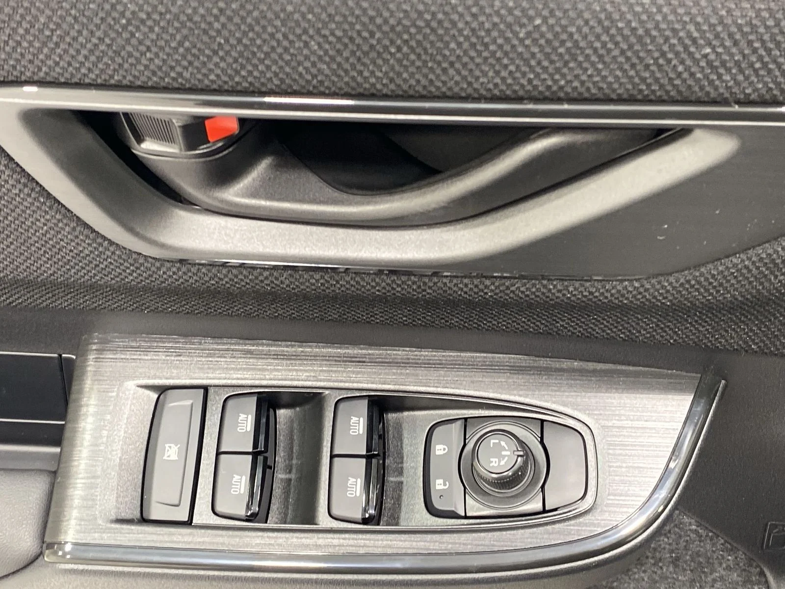 New 2026 ICE SILVER METALLIC Subaru Premium image 13