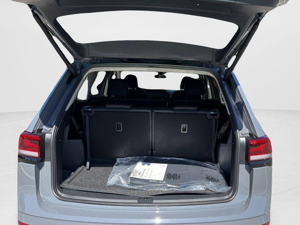 New 2026 Pure Gray Volkswagen Peak Edition image 9