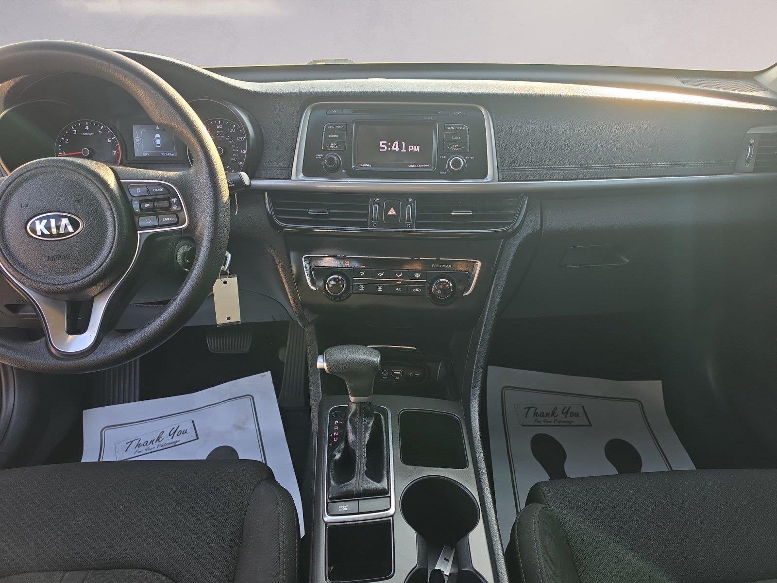 2017 Kia Optima LX - Photo 10