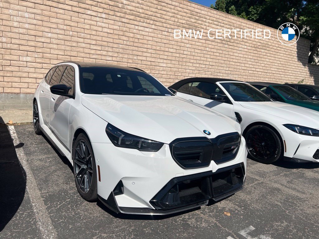 Used 2025 Alpine White BMW Base image 1