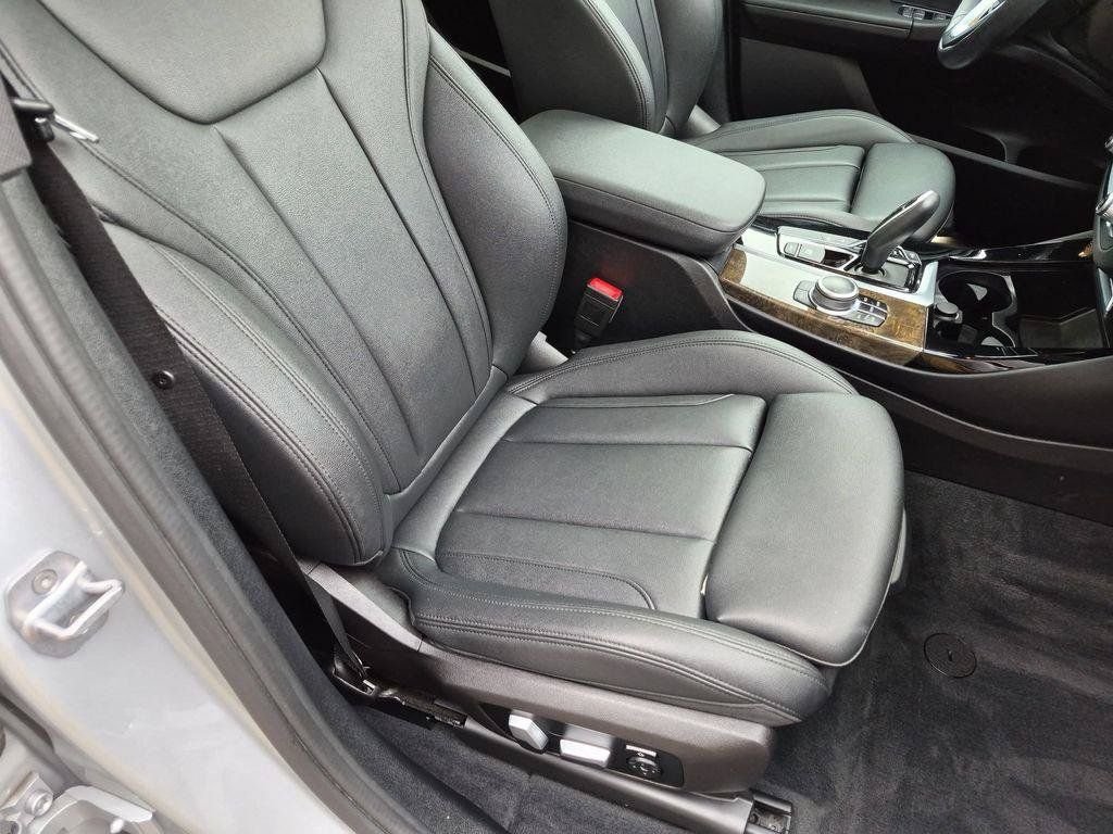 Used 2020 Silver BMW xDrive30i image 30
