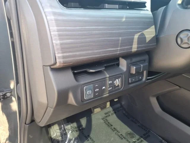 Used 2025 Deep Ocean Metallic GMC Extended Range Denali image 18
