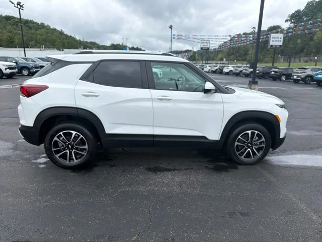 New 2026 Summit White Chevrolet LT image 9