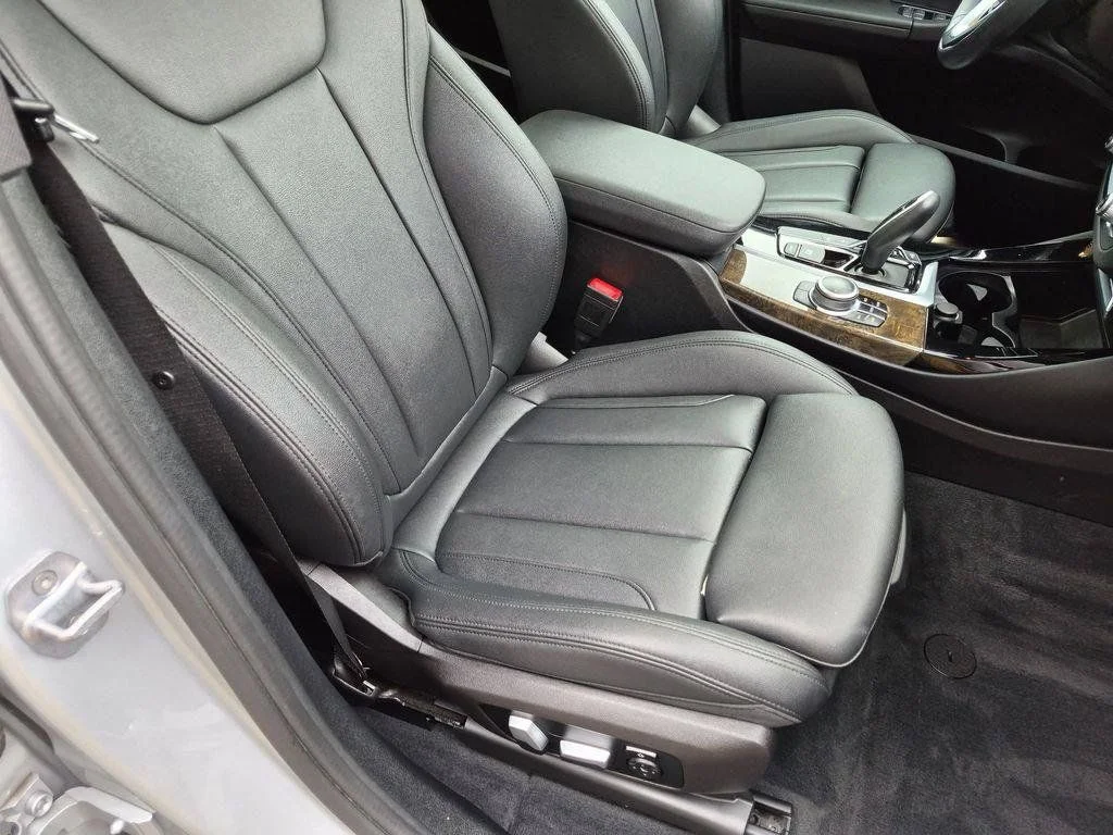 Used 2020 Silver BMW xDrive30i image 30