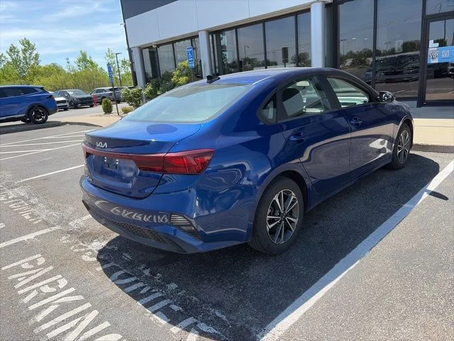 Used 2024 Blue Kia LXS image 7