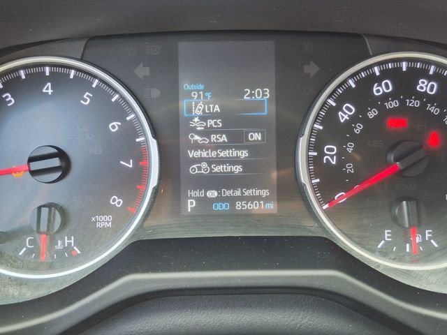 Used 2022 Silver Toyota LE image 18