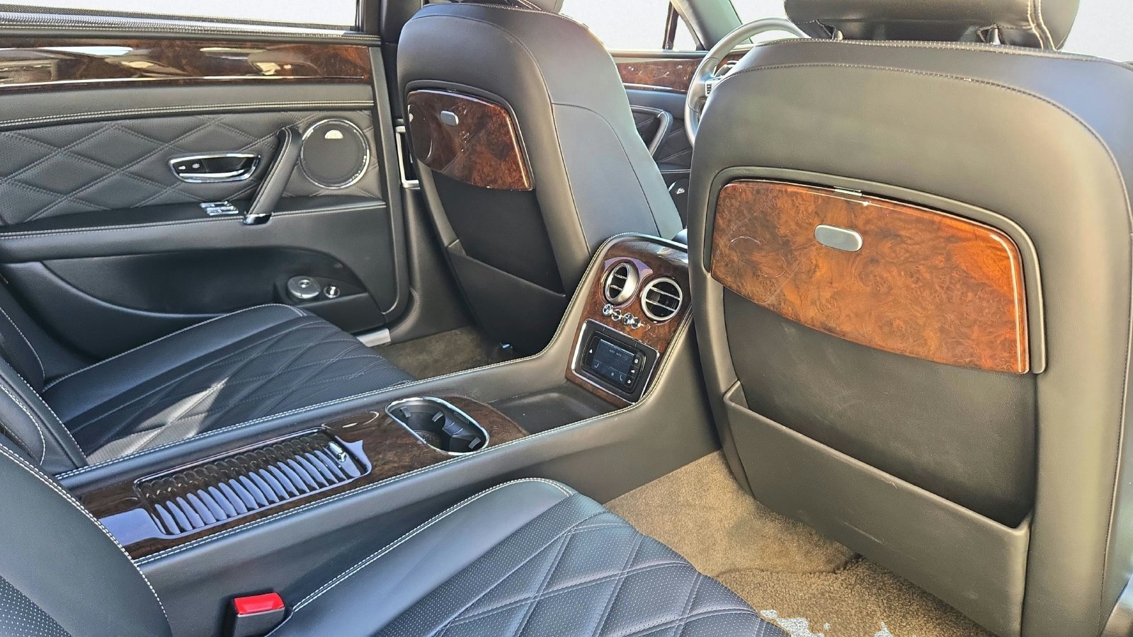 Used 2014  Bentley Base image 23