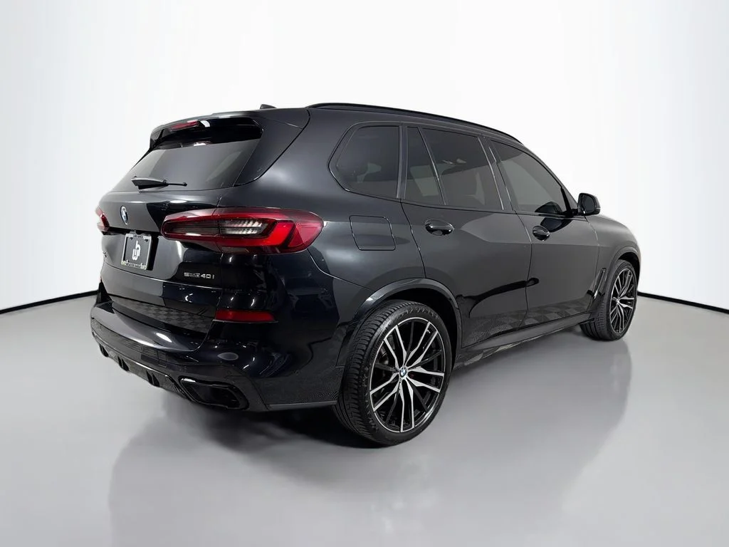 Used 2022 Black BMW sDrive40i image 5
