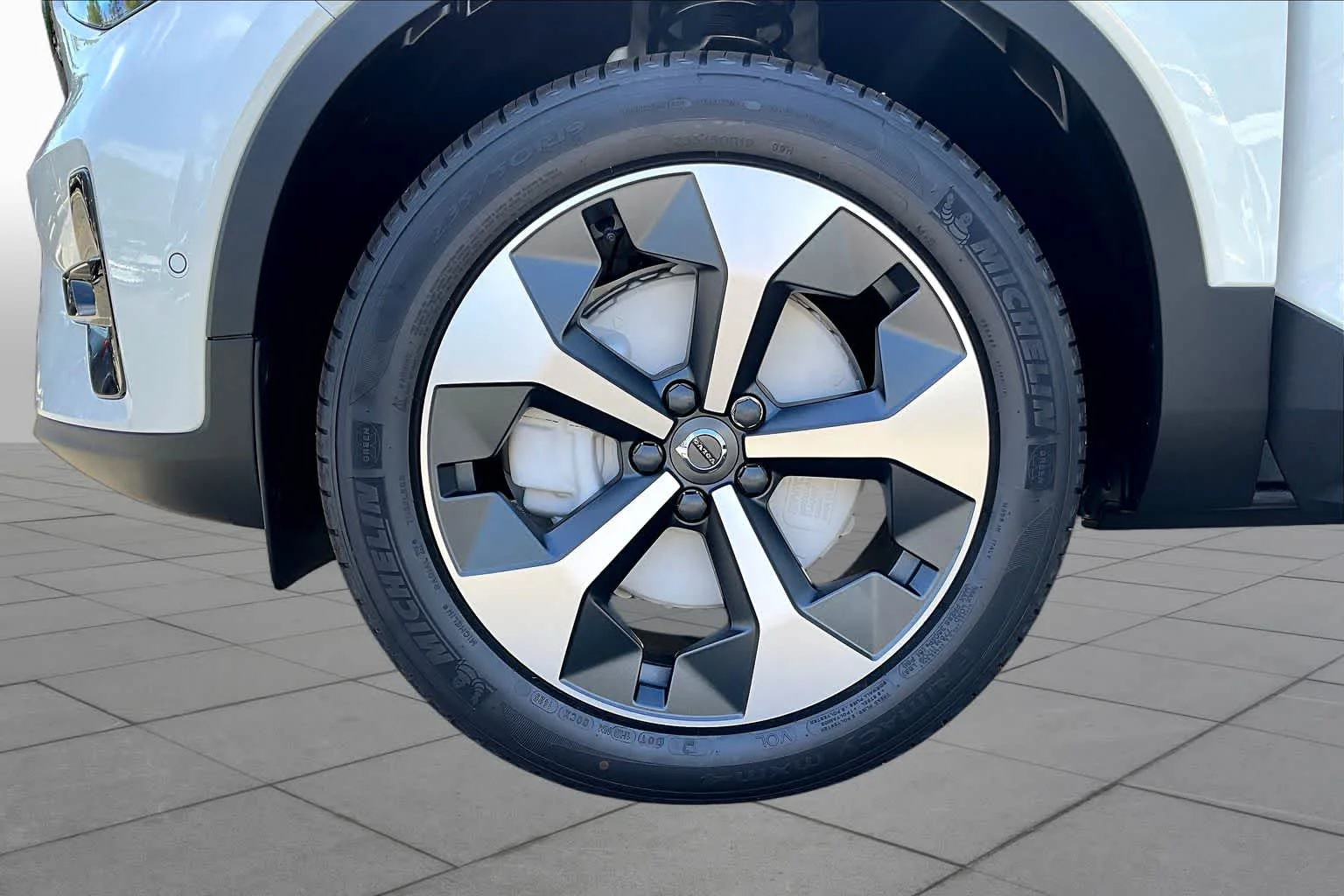 New 2026 Crystal White Volvo Plus image 16