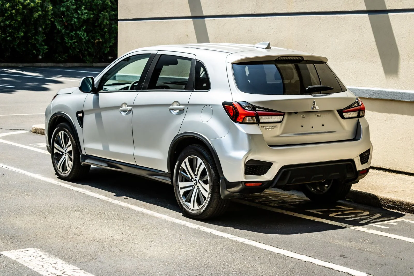 Used 2024 Gray Mitsubishi 2.0 ES image 5