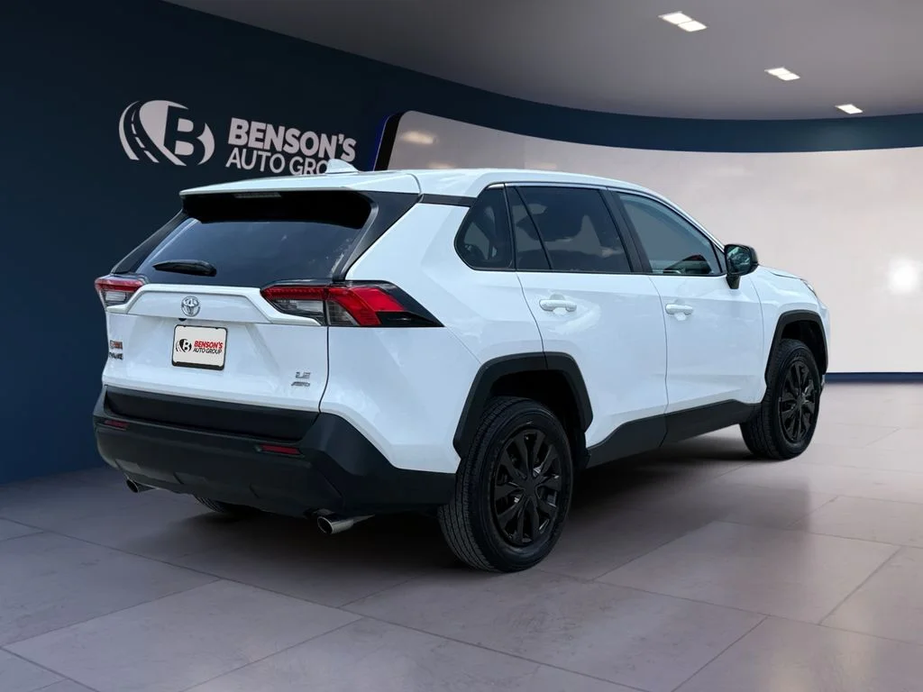 2025 Toyota RAV4 LE - Photo 5