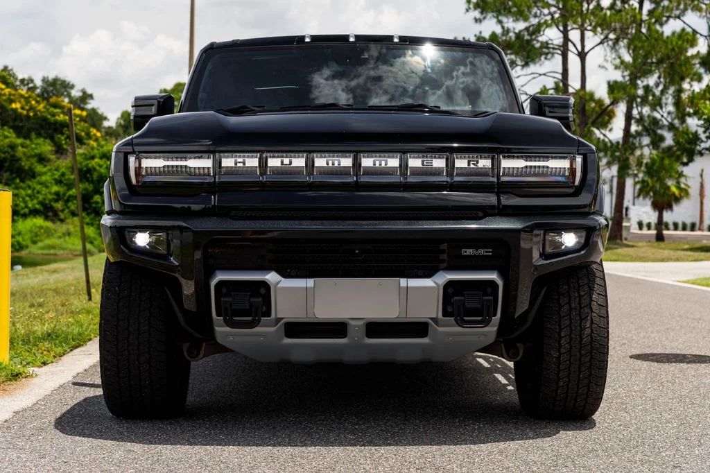 Used 2025 Black GMC 2X image 40