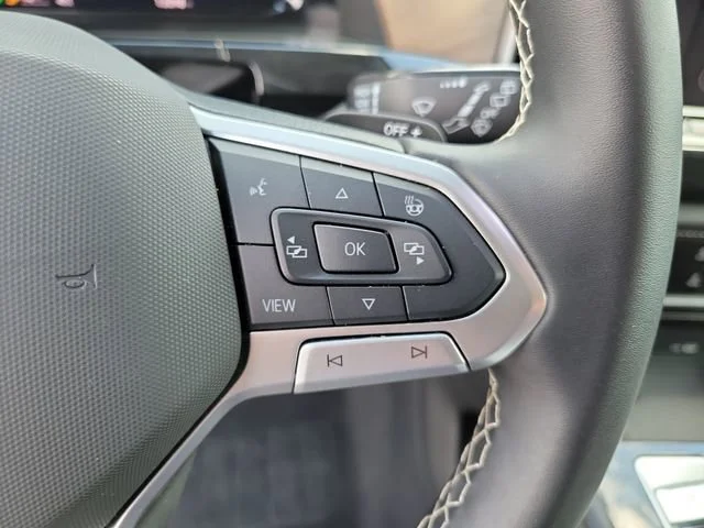 2025 Volkswagen Atlas SE w/Tech - Photo 32