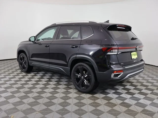 New 2025 Deep Black Pearl Volkswagen 1.5T SEL image 4
