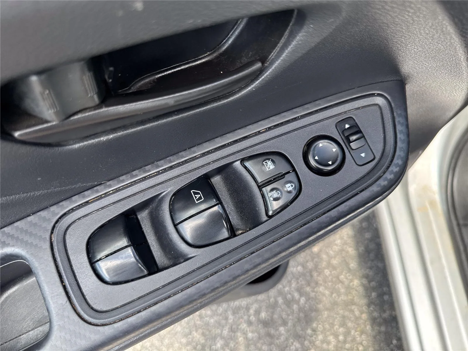 Used 2024 Brilliant Silver Metallic Nissan S image 19