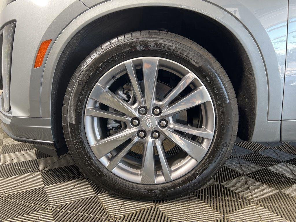 Used 2025 Silver Metallic Cadillac Premium Luxury image 35