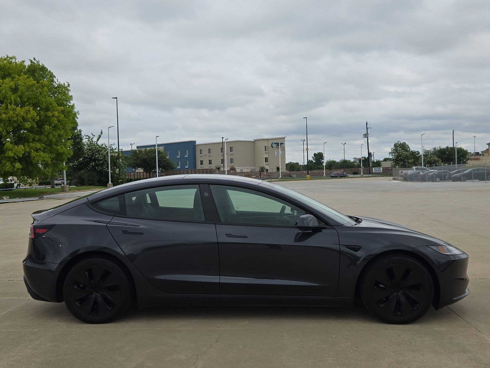 Used 2024 Tesla Model 3 Base with VIN 5YJ3E1EA5RF762390 for sale in Houston, TX