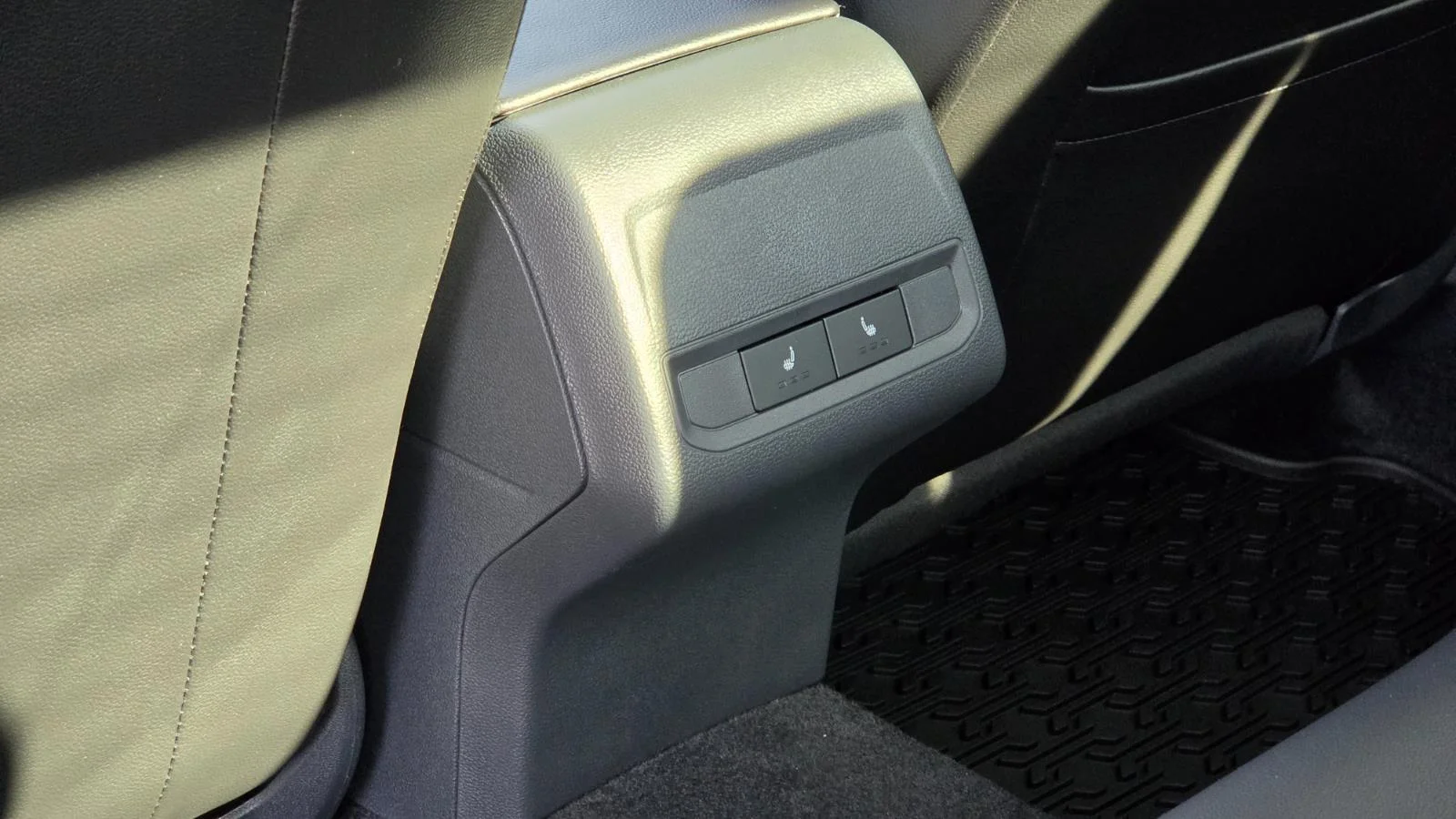 New 2026 Deep Black Pearl Volkswagen SEL image 44
