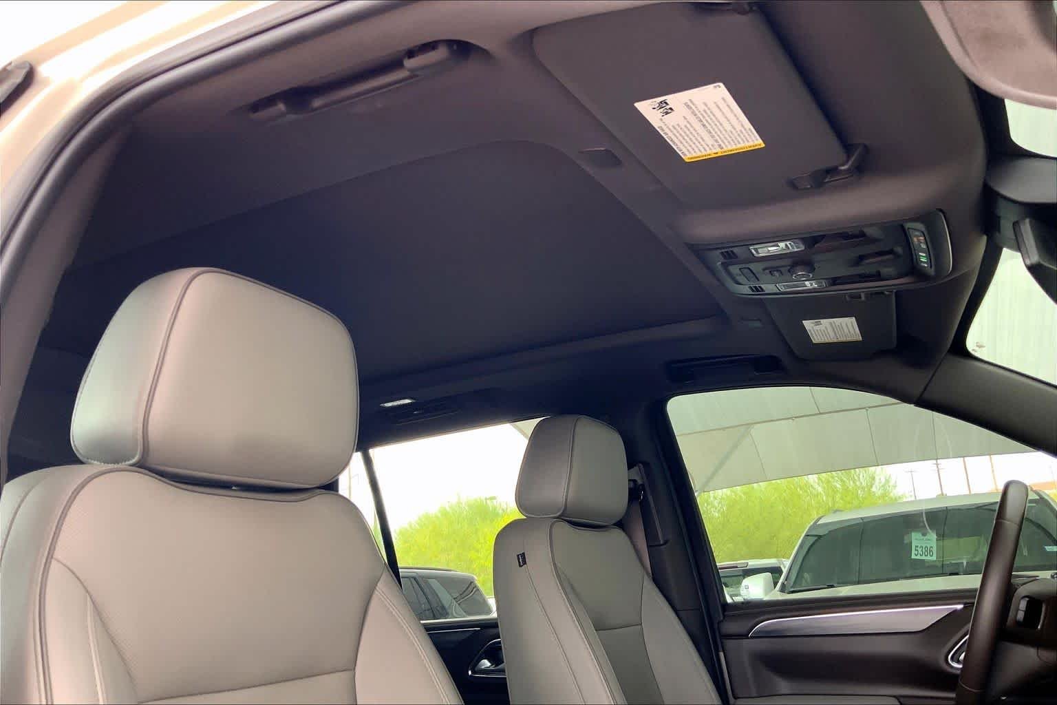 Used 2023 Pearl Beige Metallic GMC SLT image 15