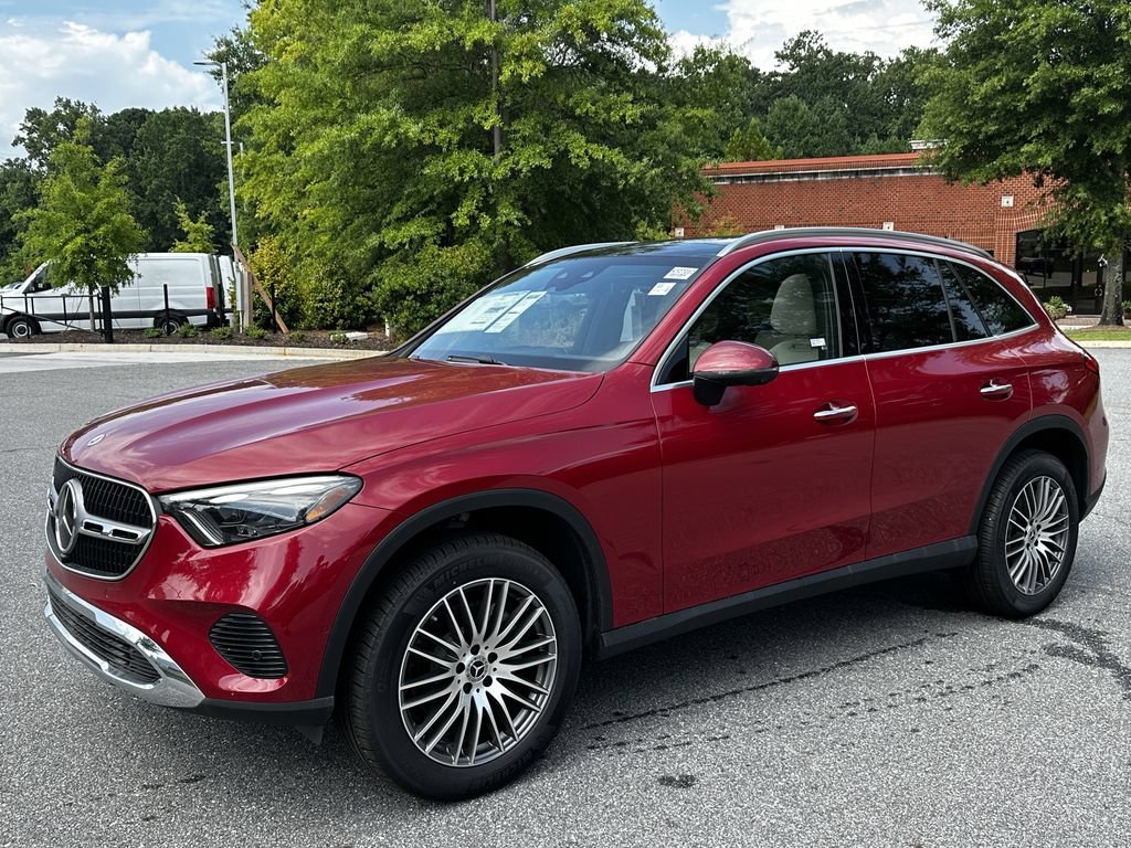 New 2026 MANUFAKTUR Patagonia Red Metallic Mercedes-Benz GLC 300 image 41