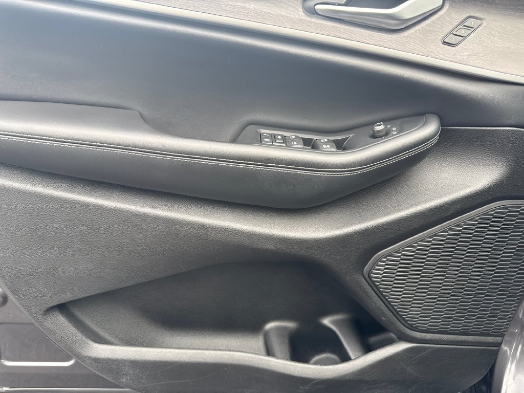 Used 2024 Gray Jeep Limited image 11
