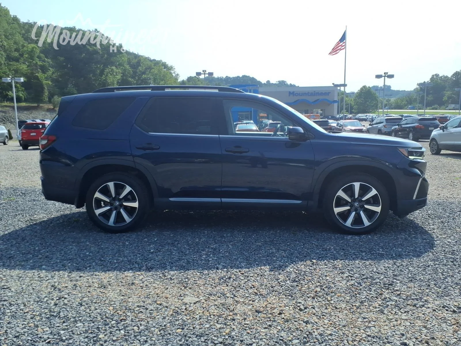 Used 2025 Obsidian Blue Pearl Honda Touring image 4